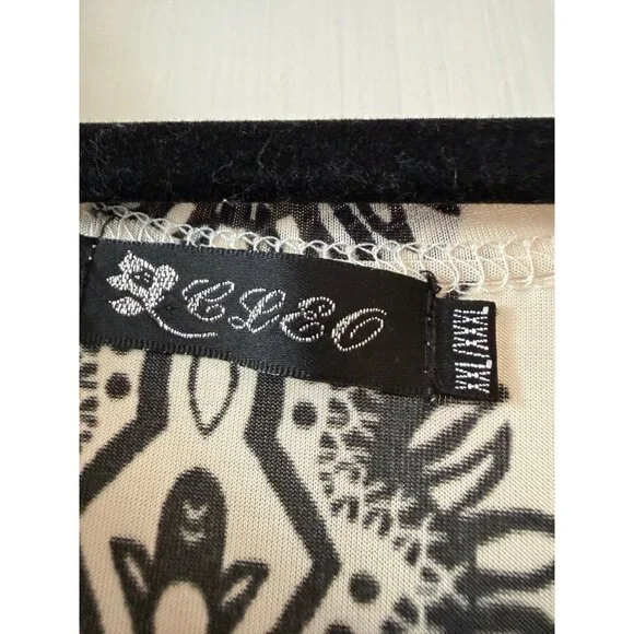 Women’s size 2X extra large, black and white blouse - Picture 8 of 8